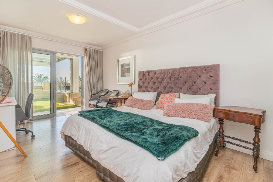 To Let 4 Bedroom Property for Rent in Mouille Point Western Cape